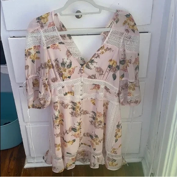 For love and lemons isadora floral dress - Picture 3 of 5